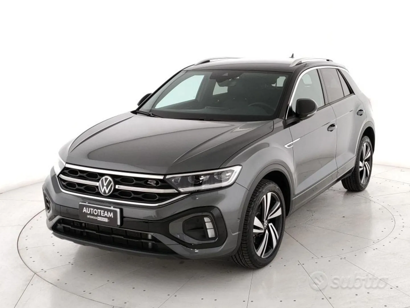 Volkswagen T-Roc 2023 photo 2