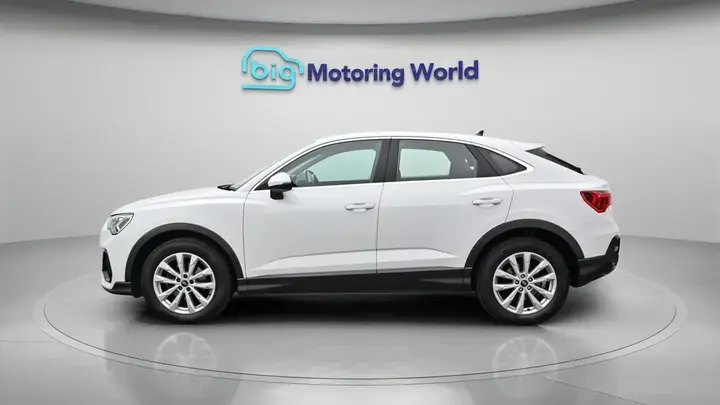 Audi Q3 2023 photo 5