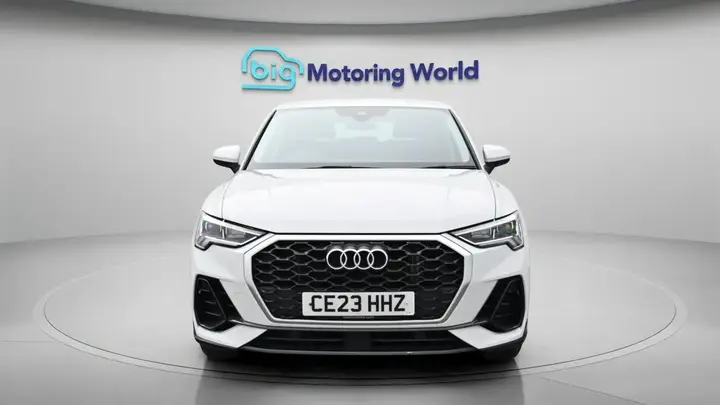 Audi Q3 2023 photo 3