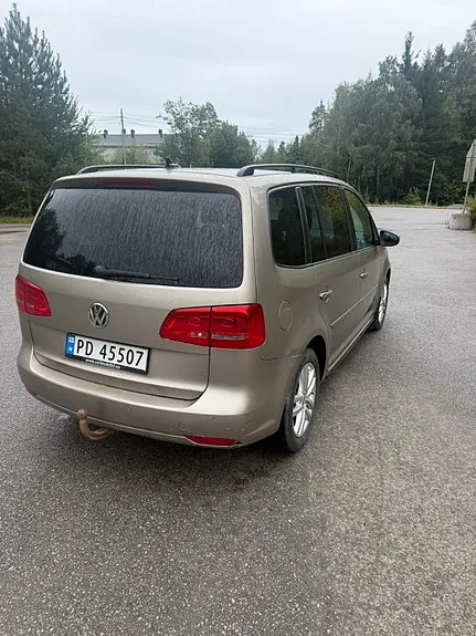 Volkswagen Touran 2013 photo 4