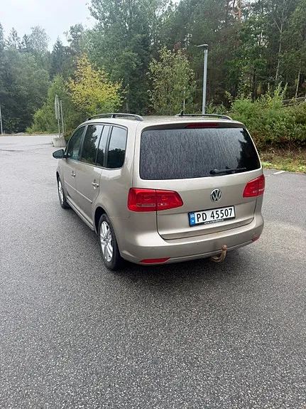 Volkswagen Touran 2013 photo 3