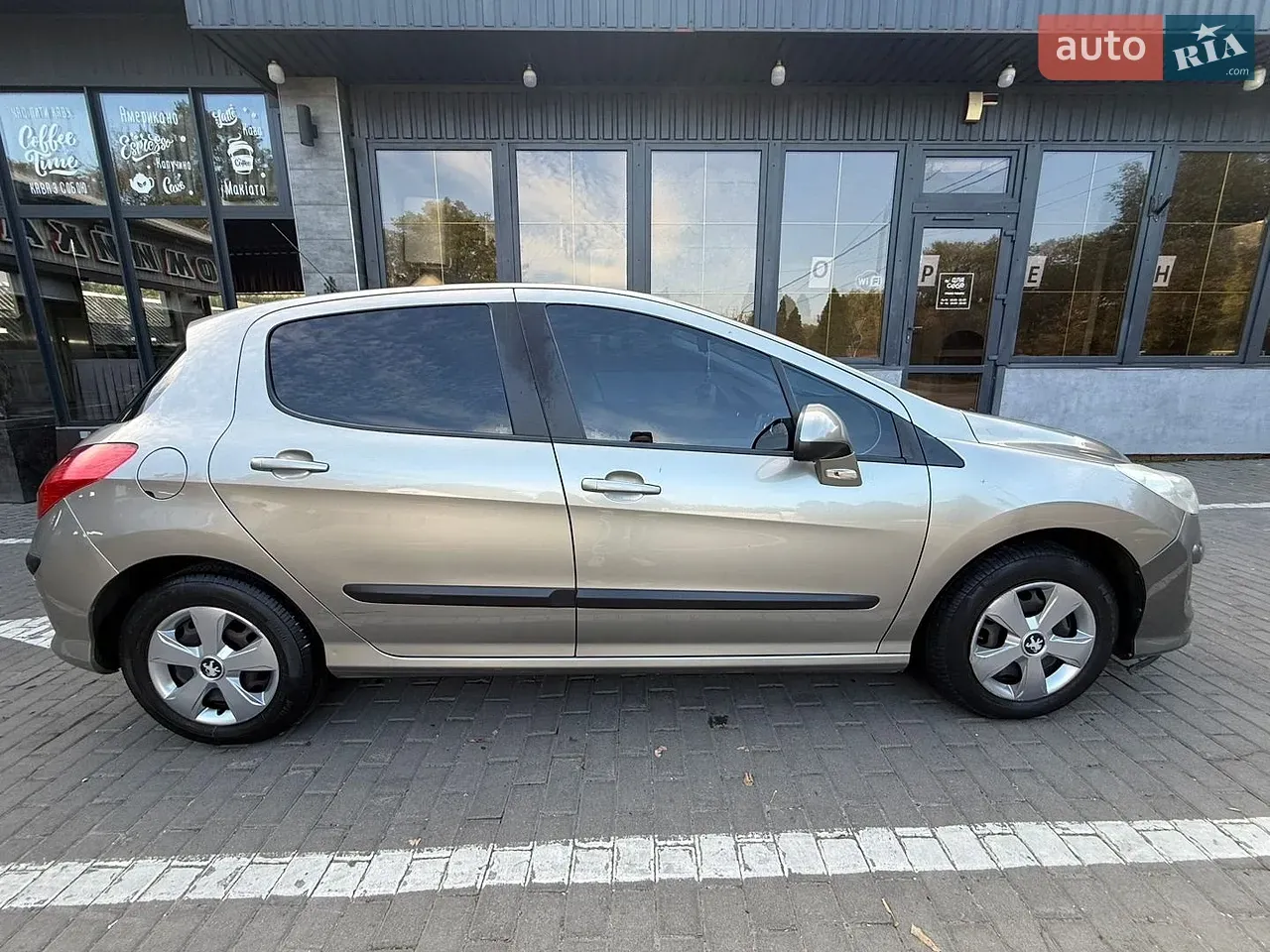 Peugeot 308 2010 photo 2