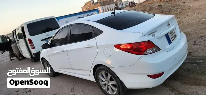 Hyundai Accent 2014 photo 2