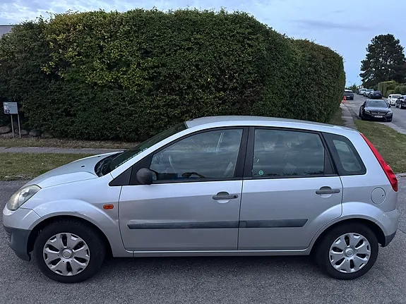 Ford Fiesta 2007 photo 4