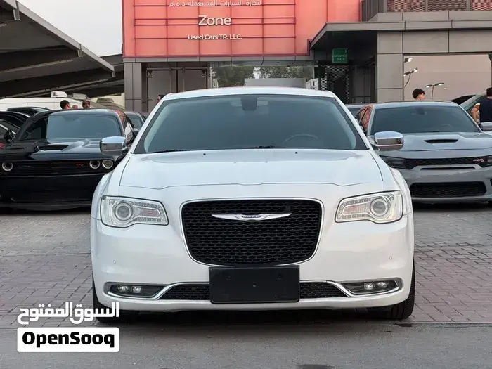 Chrysler 300 2019 photo 2