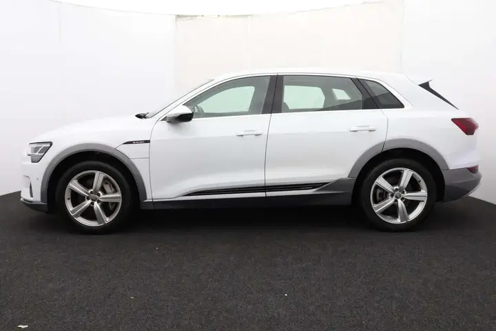 Audi E-Tron 2020 photo 4