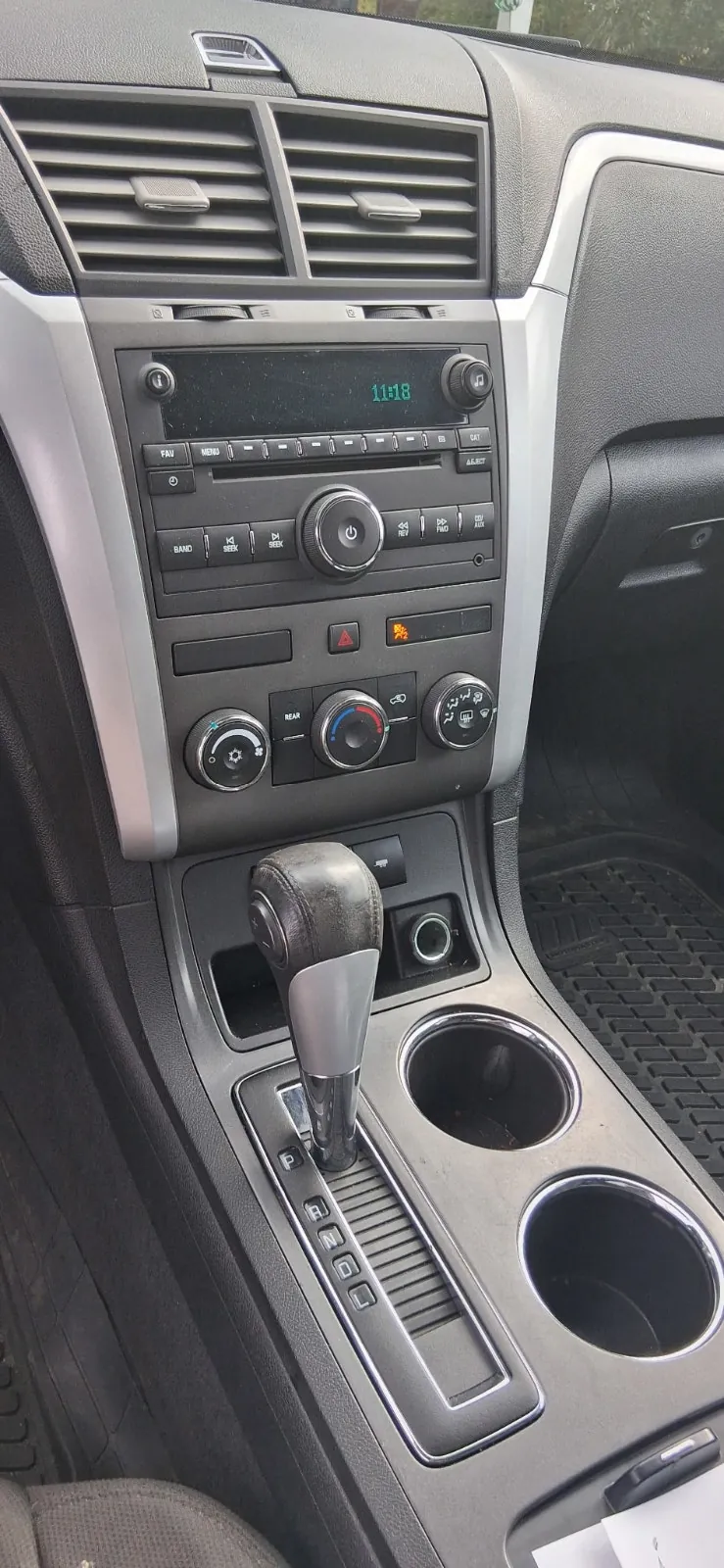 Chevrolet Traverse 2010 photo 3