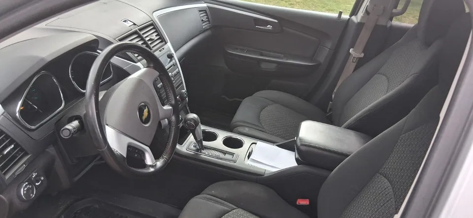 Chevrolet Traverse 2010 photo 5