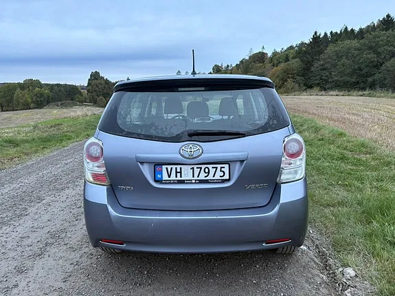 Toyota Verso 2009 photo 2