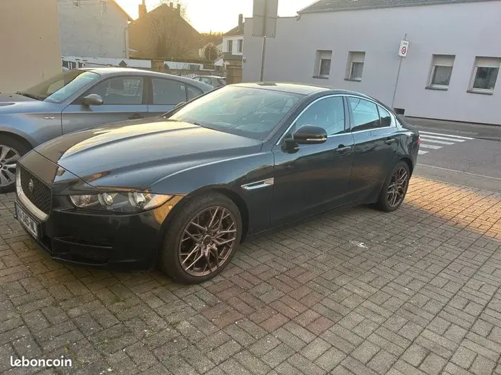 Jaguar Xe 2018 photo 2