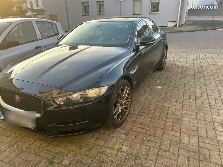 Jaguar Xe