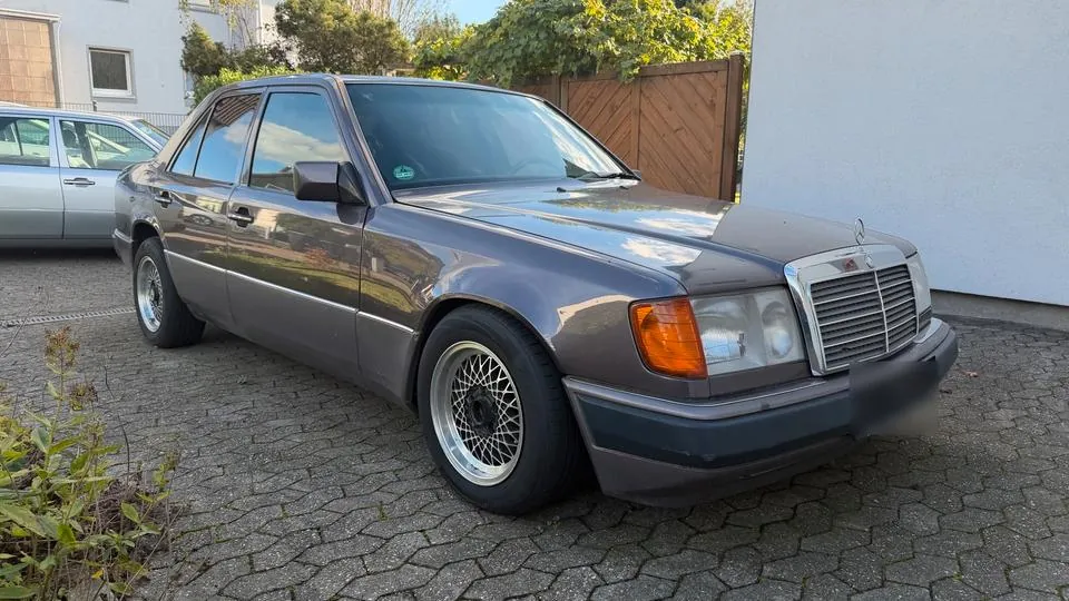 Mercedes-Benz W124