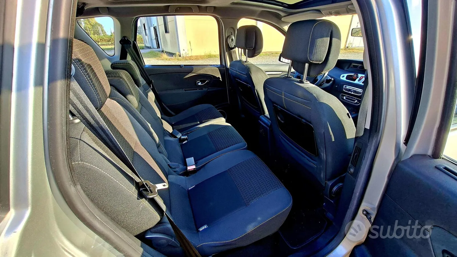 Renault Scenic 2010 photo 4