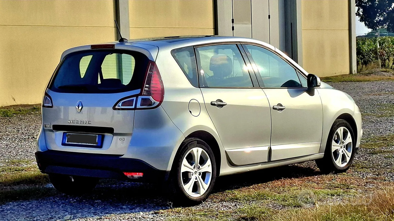 Renault Scenic 2010 photo 3