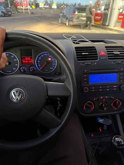 Volkswagen Golf 5 2004 photo 2