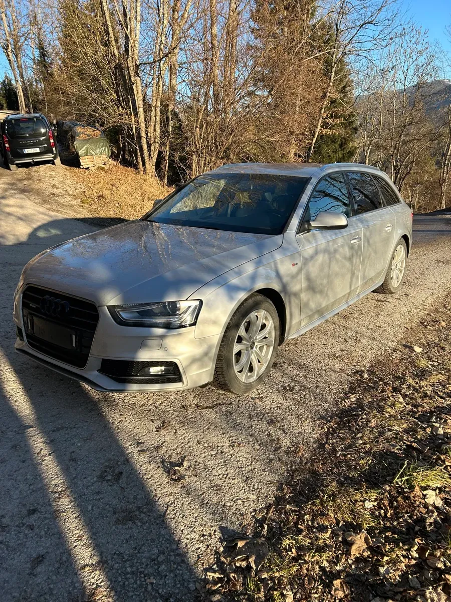 Audi A4 2014 photo 2