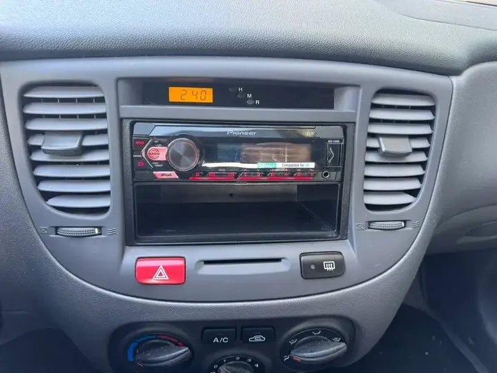 Kia Rio 2009 photo 2