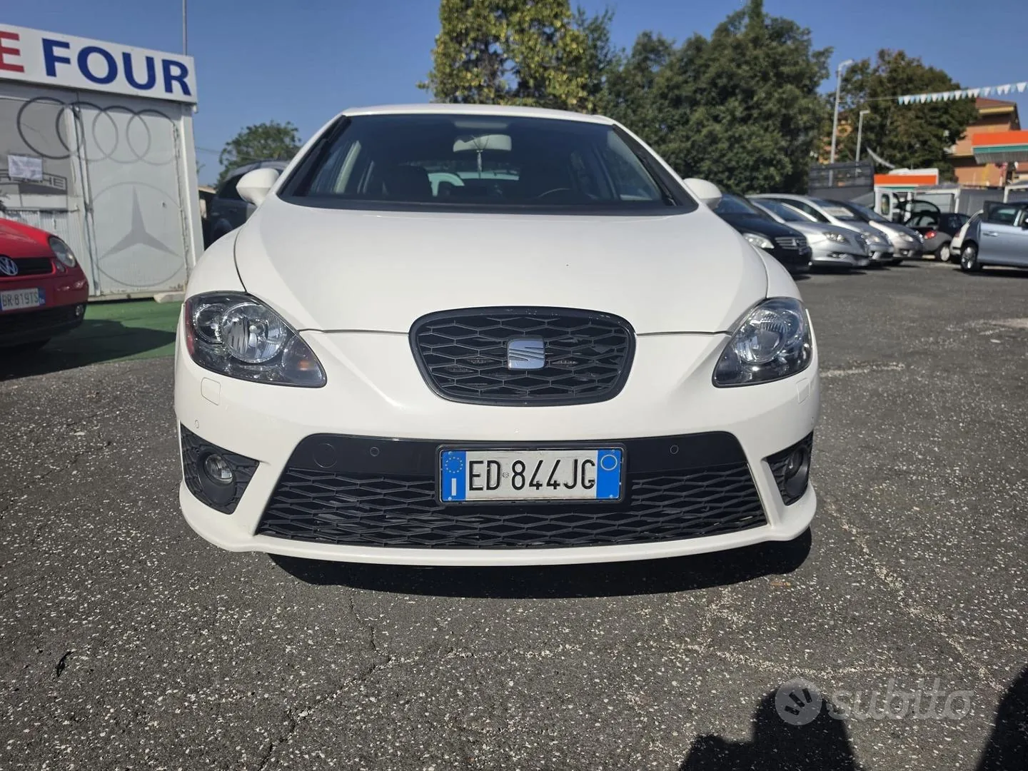Seat Leon 2010 photo 2