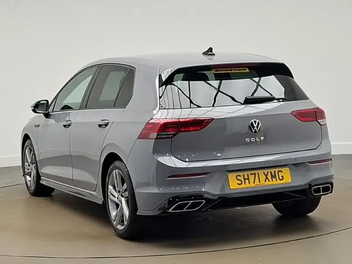 Volkswagen Golf 2022 photo 2