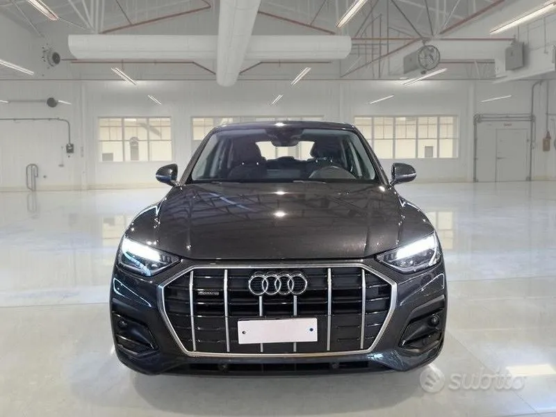 Audi Q5 2023 photo 2