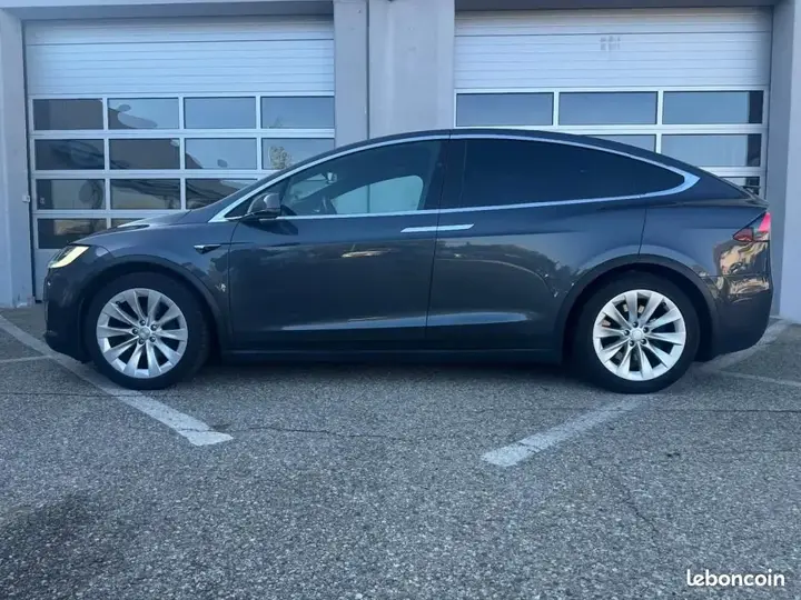 Tesla Model X 2018 photo 3