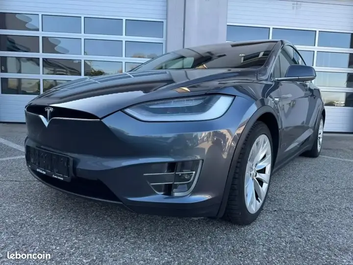 Tesla Model X 2018 photo 2
