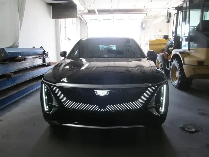 Cadillac Lyriq 2024 photo 2