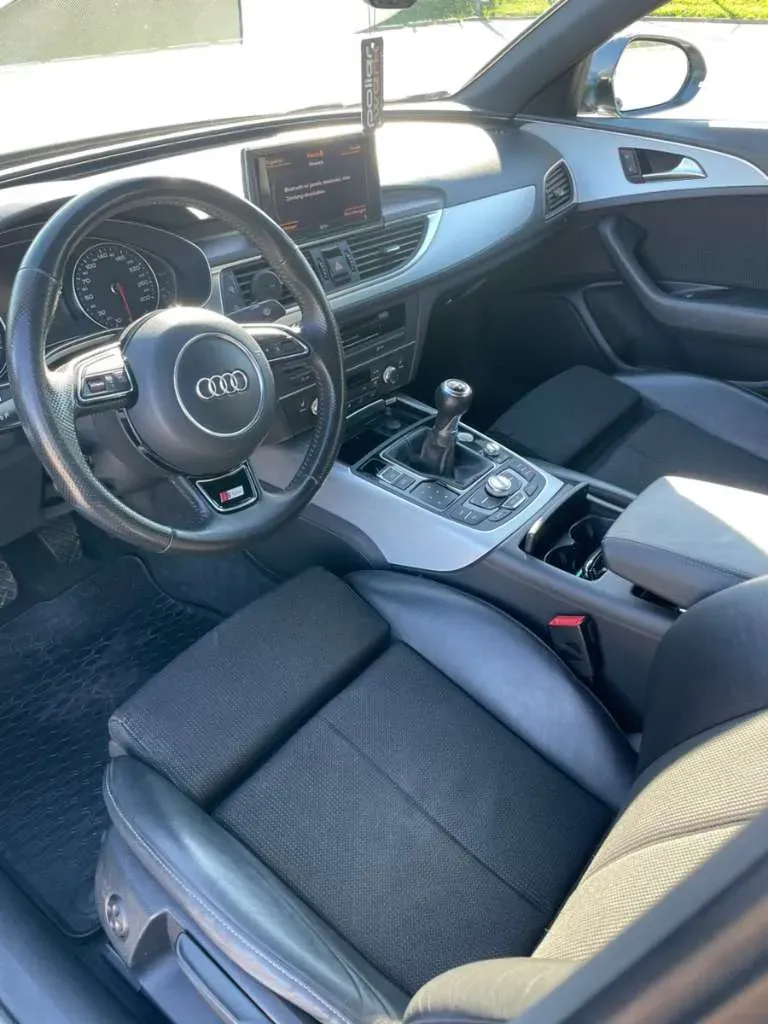 Audi A6 2012 photo 2