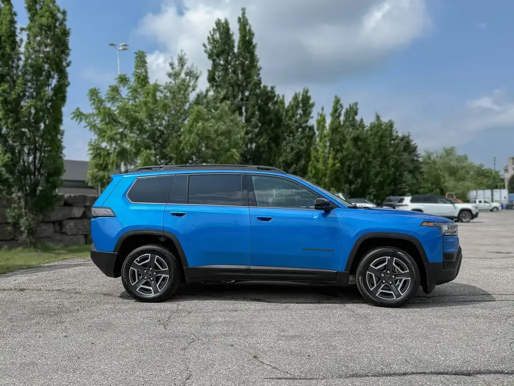 Jeep Cherokee 2026 photo 4