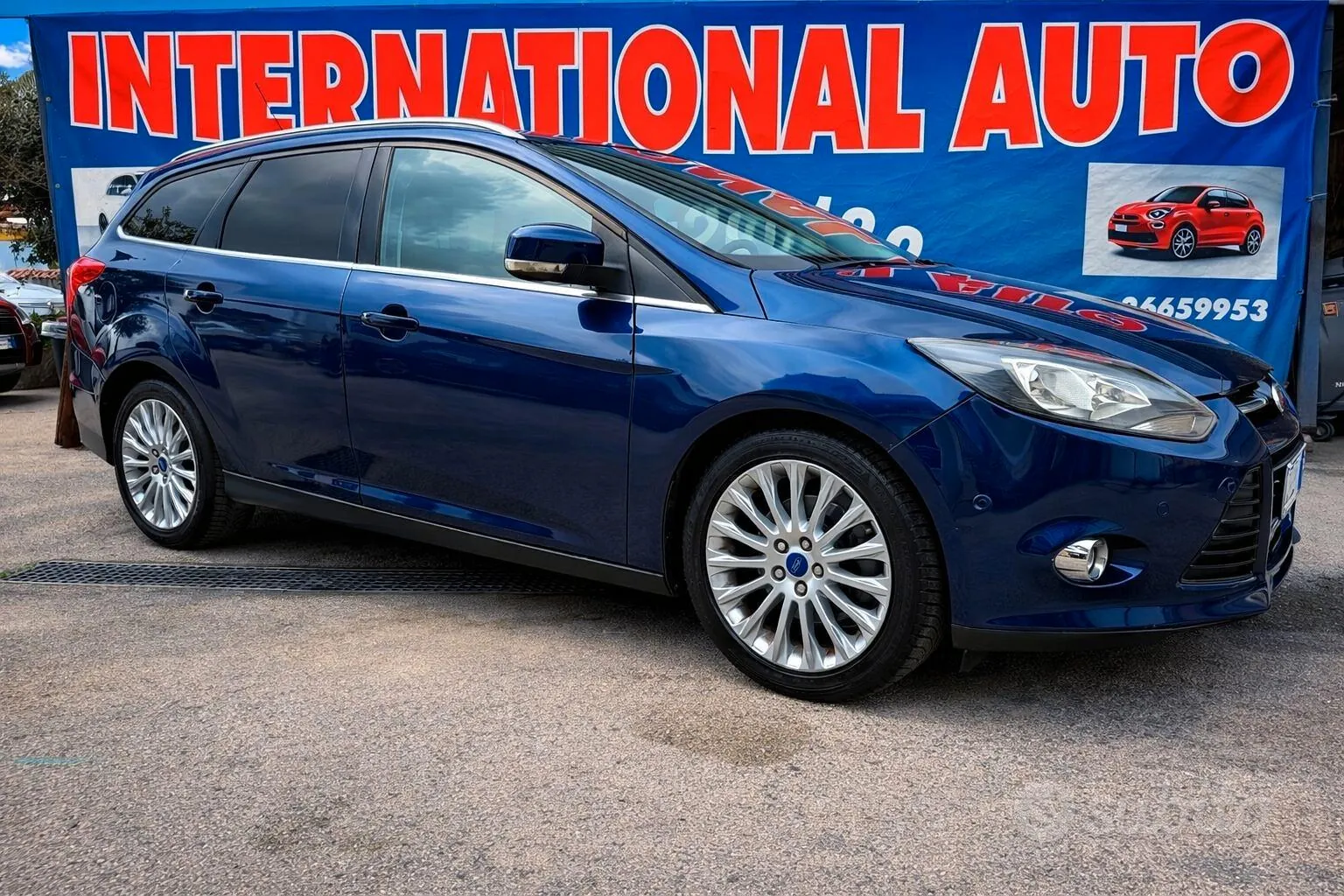 Ford Focus 2012 photo 2