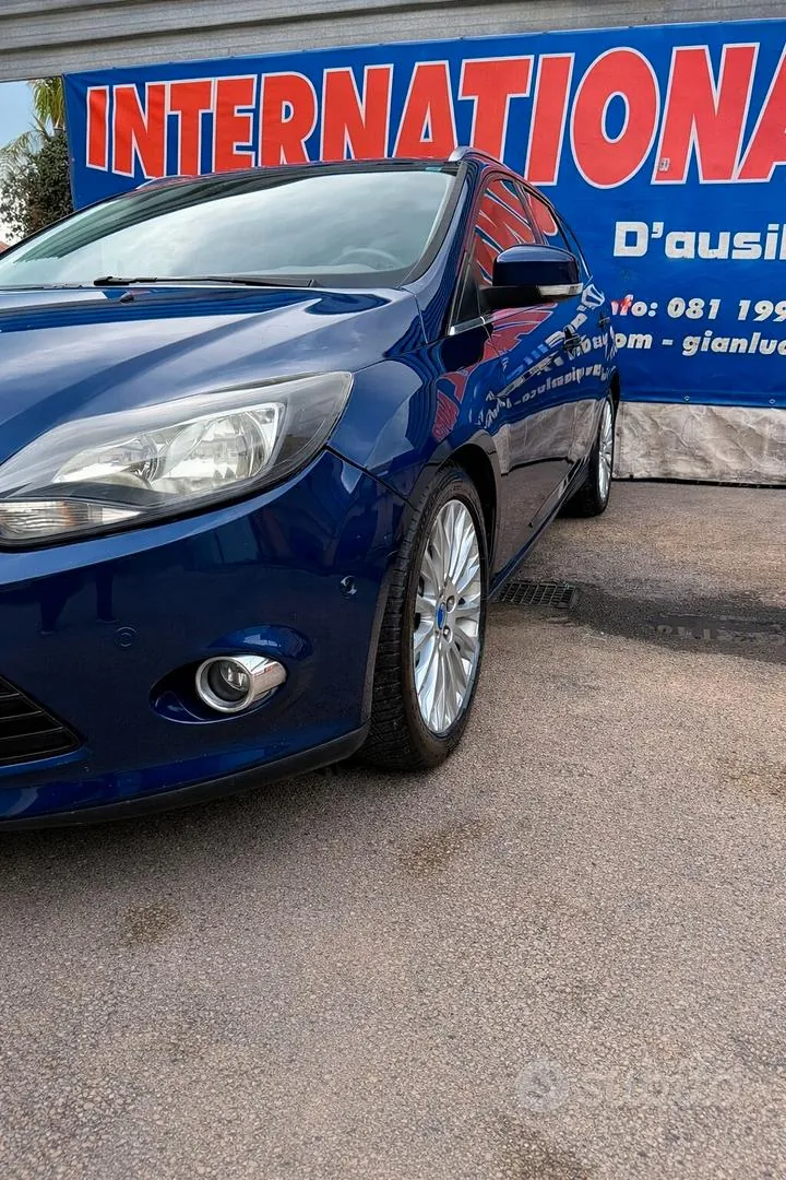 Ford Focus 2012 photo 3