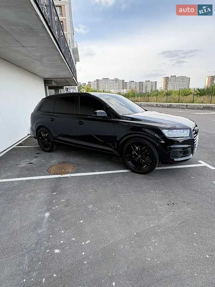 Audi Q7 2017 photo 2