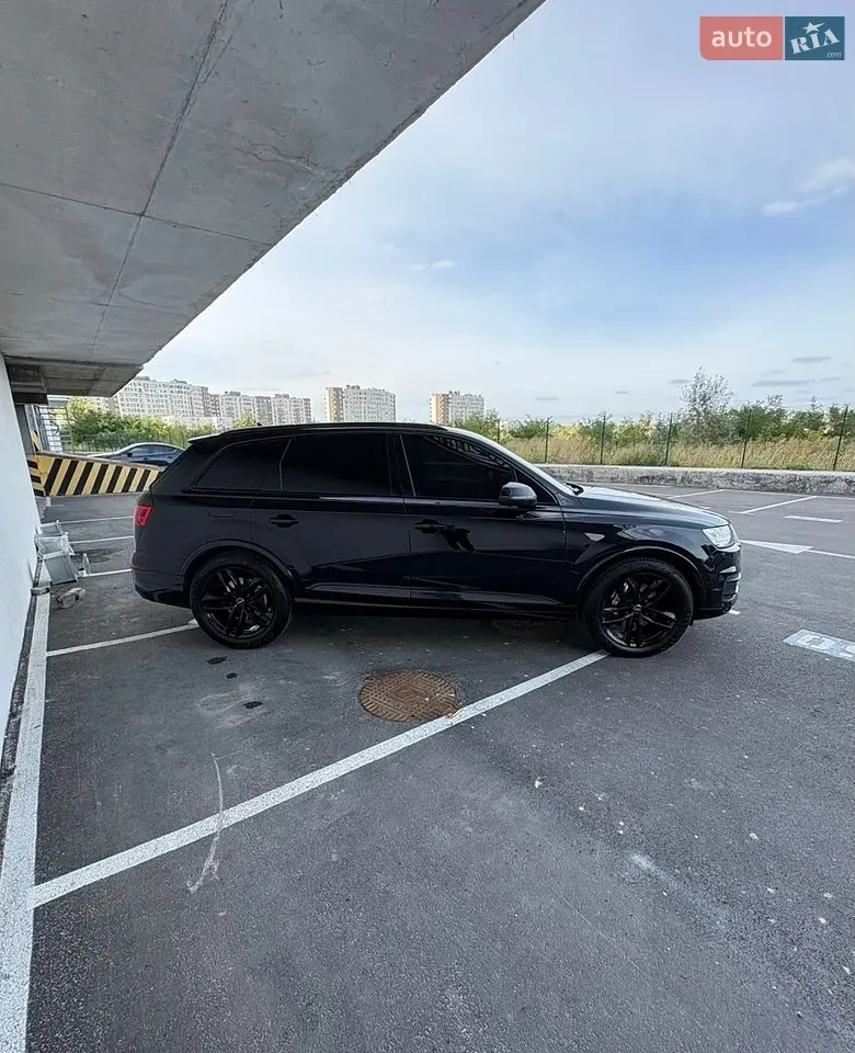Audi Q7 2017 photo 4