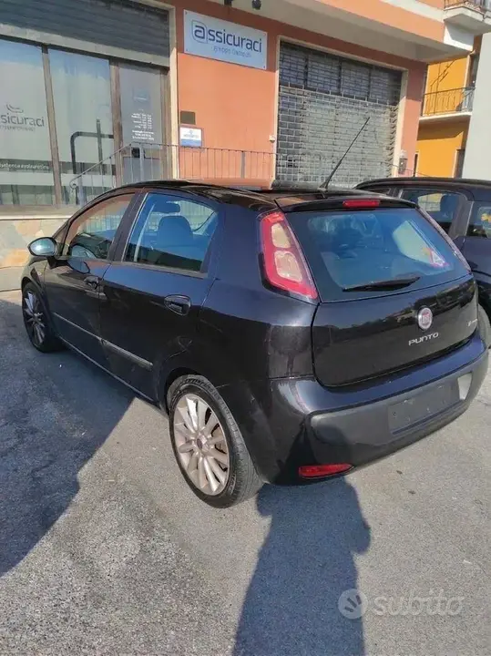 Fiat Punto Evo 2011 photo 2