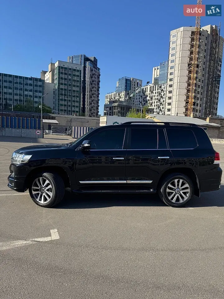Toyota Land Cruiser 2020 photo 2