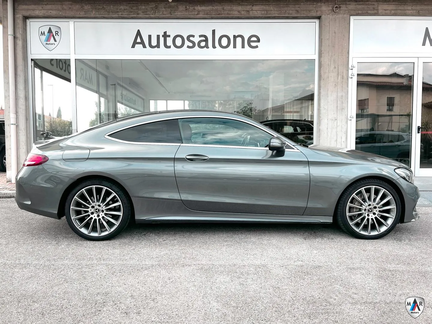 Mercedes-Benz C300 2017 photo 4