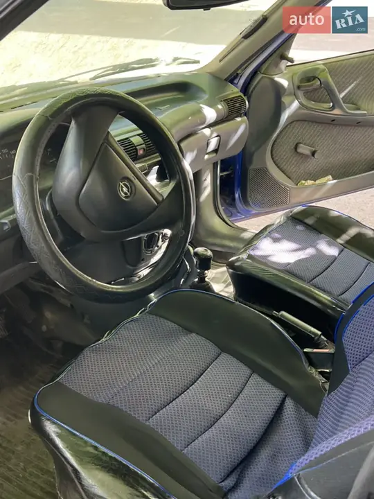 Opel Astra 1992 photo 2