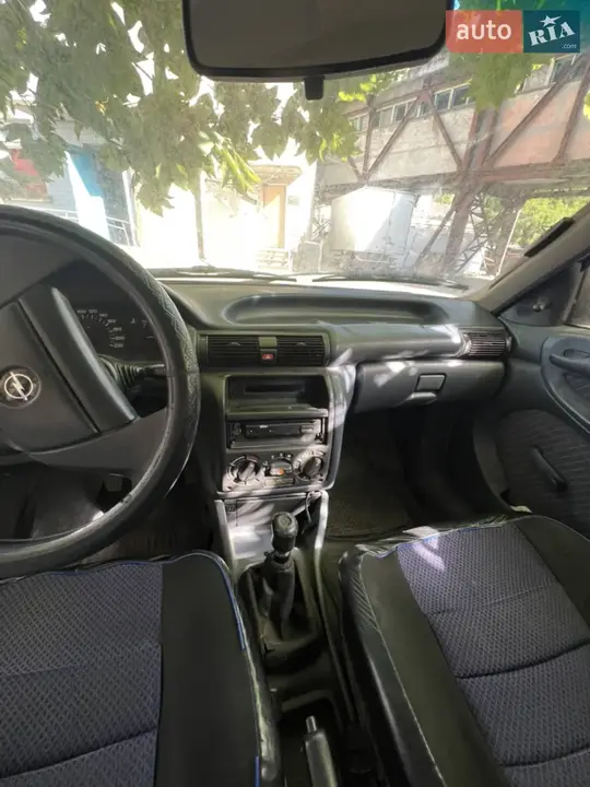 Opel Astra 1992 photo 4