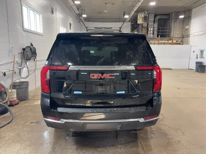 GMC Yukon Xl 2025 photo 5