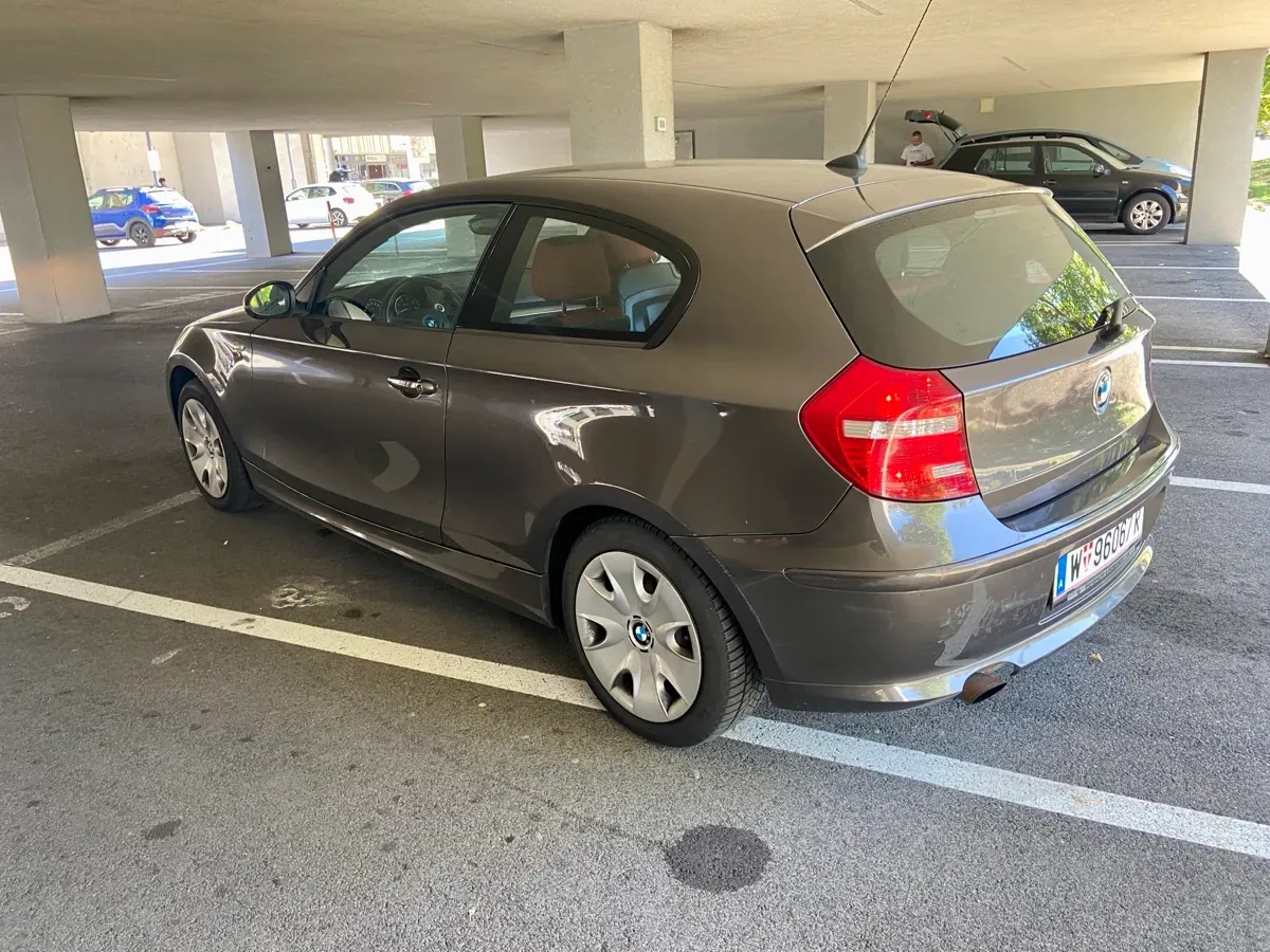 BMW 1 Series 2009 photo 3