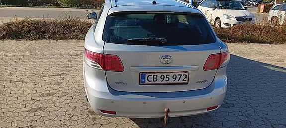 Toyota Avensis 2009 photo 2