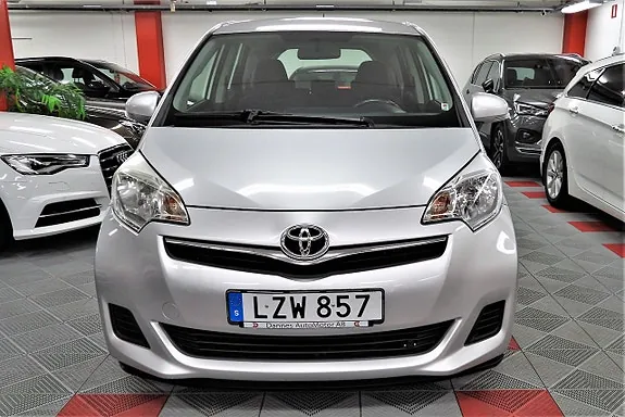 Toyota Verso-S 2011 photo 3