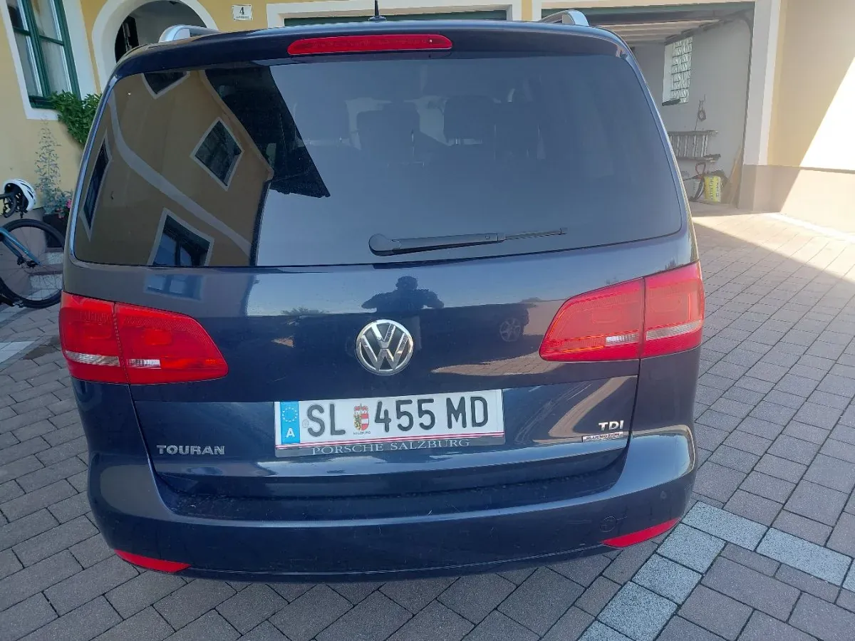 Volkswagen Touran 2013 photo 2