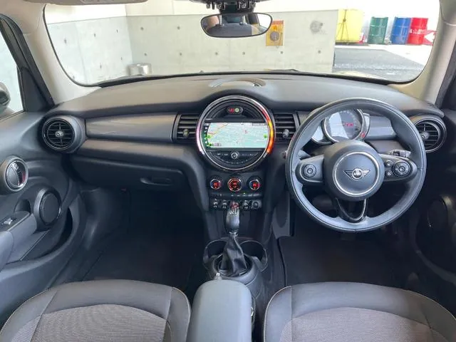 Mini Cooper D 2020 photo 2