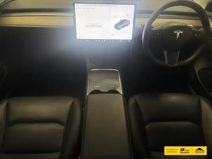 Tesla Model 3 2021 photo 2