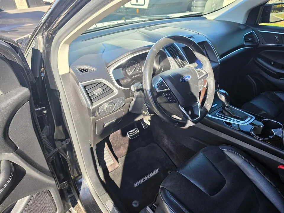 Ford Edge 2016 photo 2