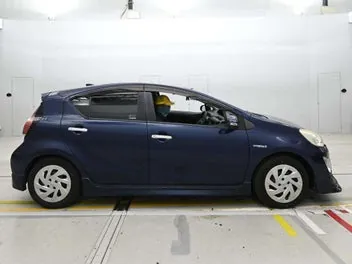 Toyota Aqua 2016 photo 5