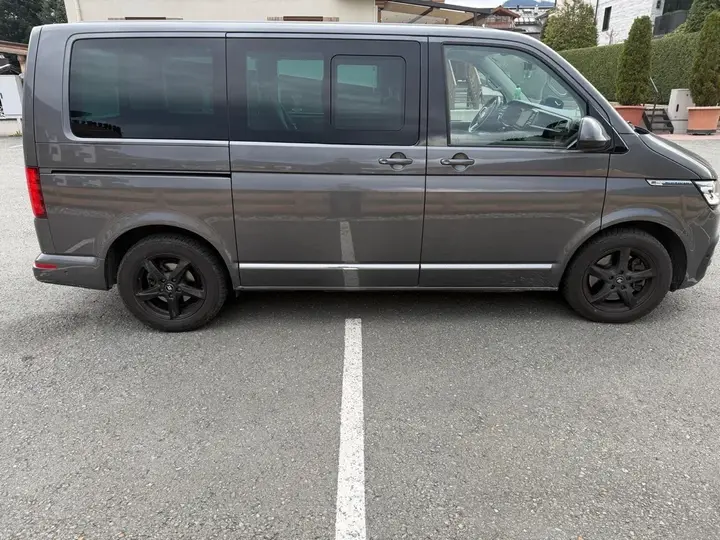 Volkswagen Multivan 2022 photo 2
