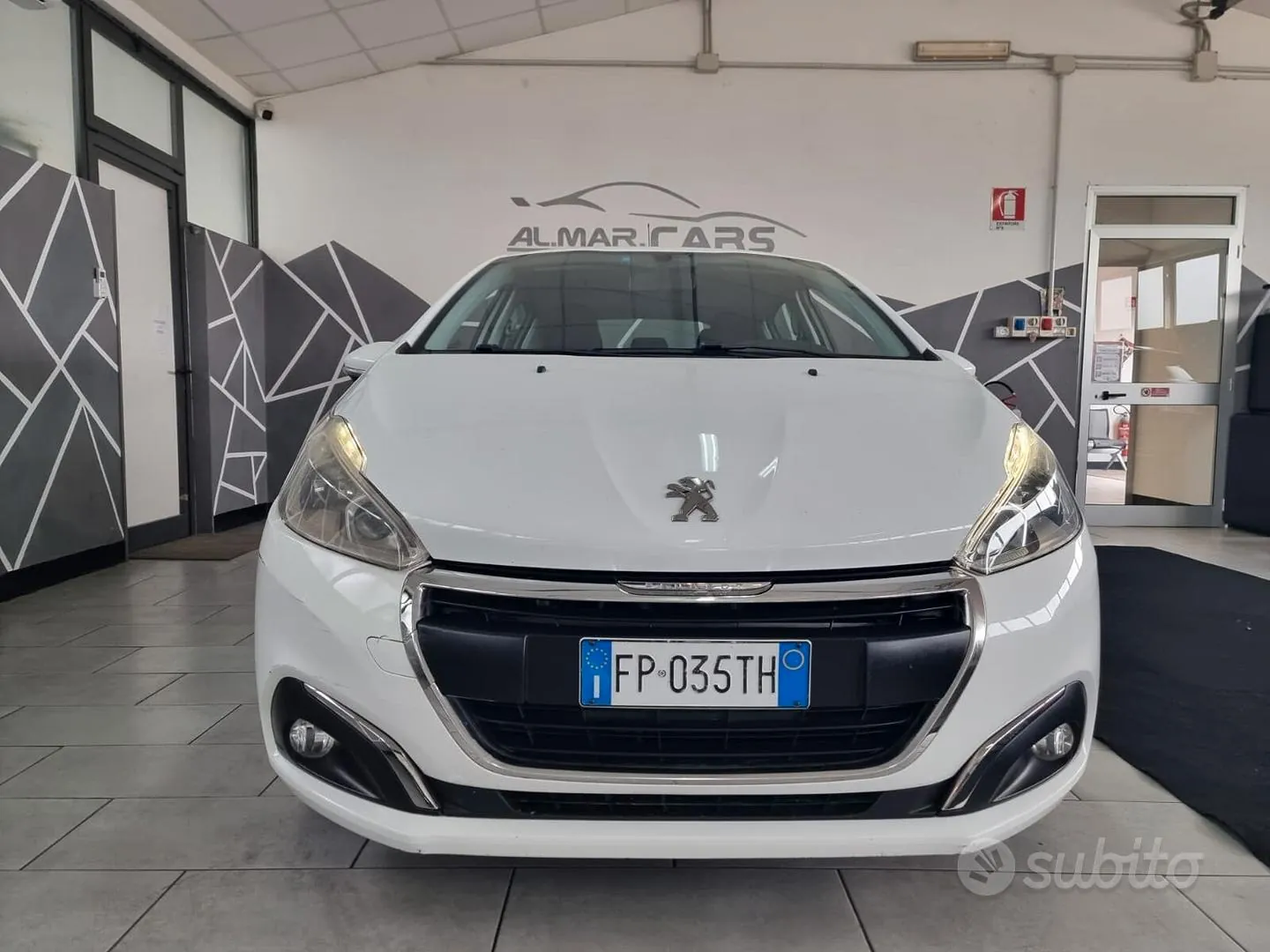 Peugeot 208 2018 photo 2