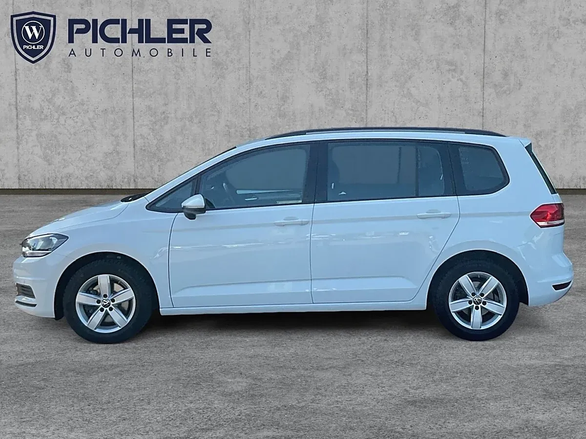 Volkswagen Touran 2023 photo 3